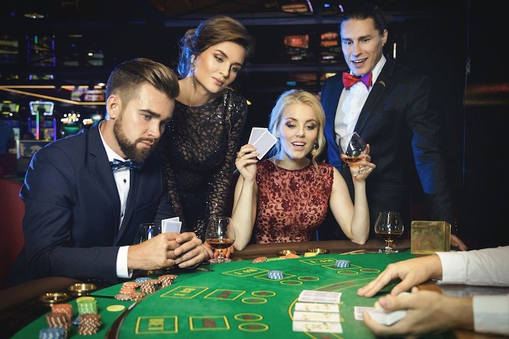 Antarmuka aplikasi mobile ronaldo 4d menampilkan pasar Liga 1 dan slot game